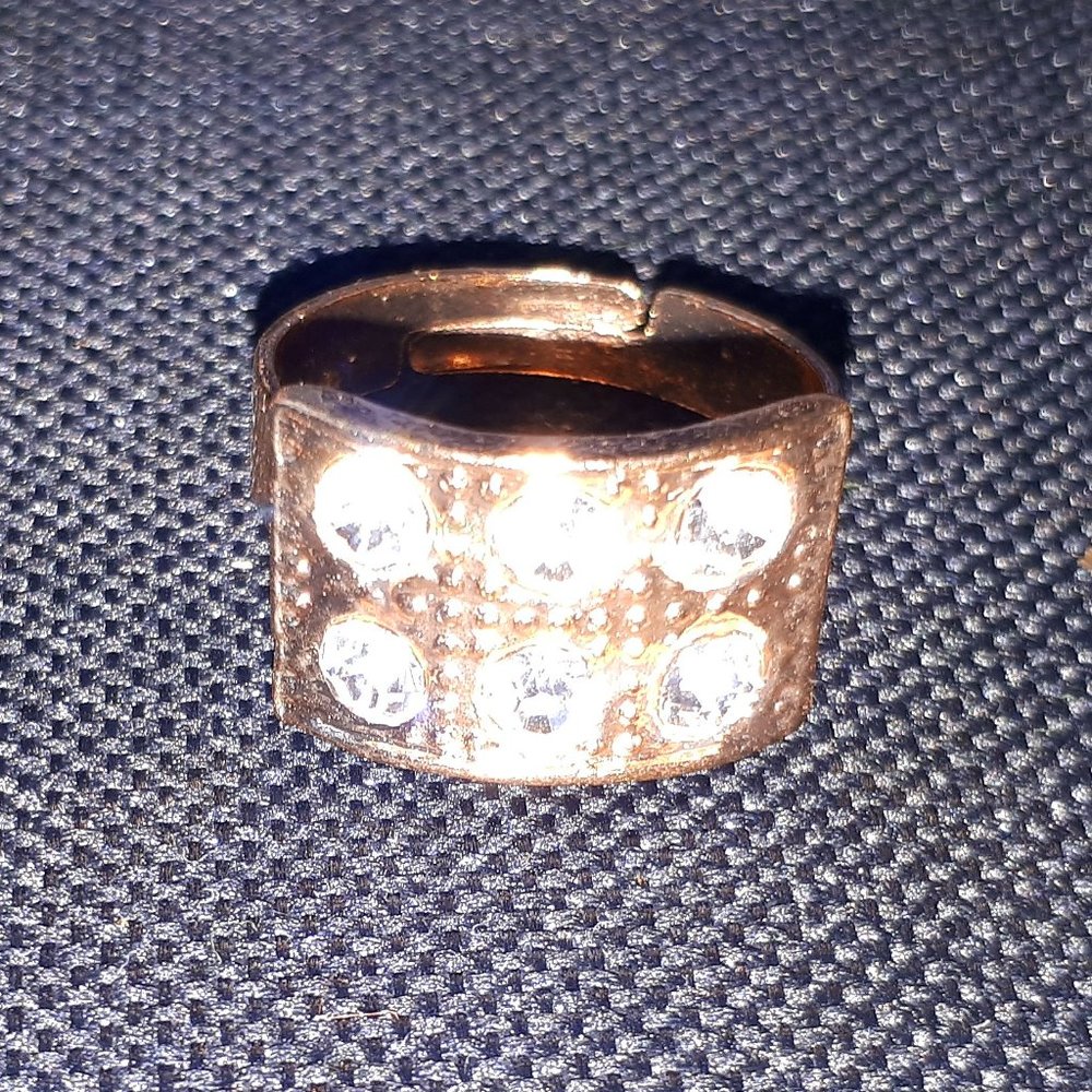 Ring - Picture 2 of 4